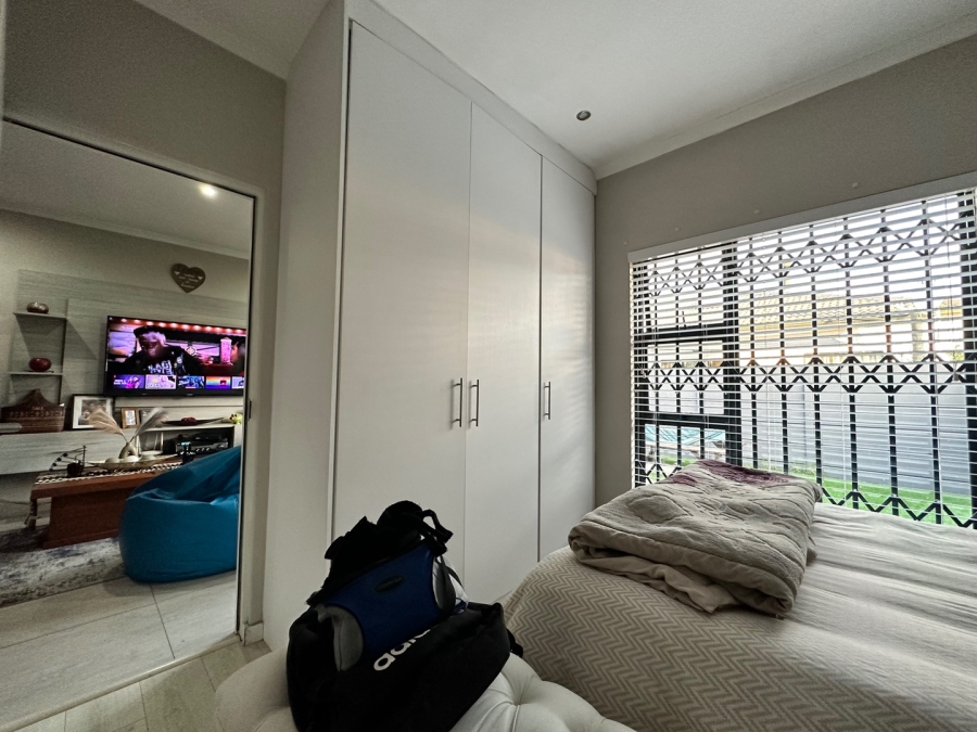 3 Bedroom Property for Sale in Table View Western Cape